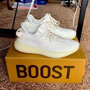 White Adidas Yeezy Boost 350 in box